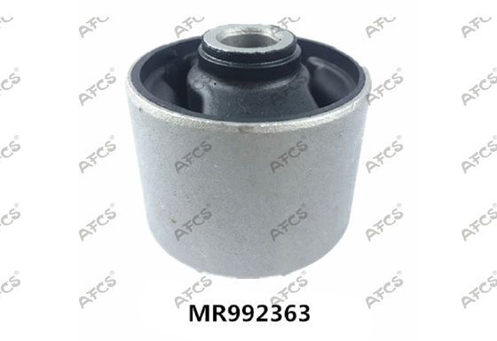 Mitsubishi Pajero L200 Triton KH8W MR992363 Car Suspension Bushing